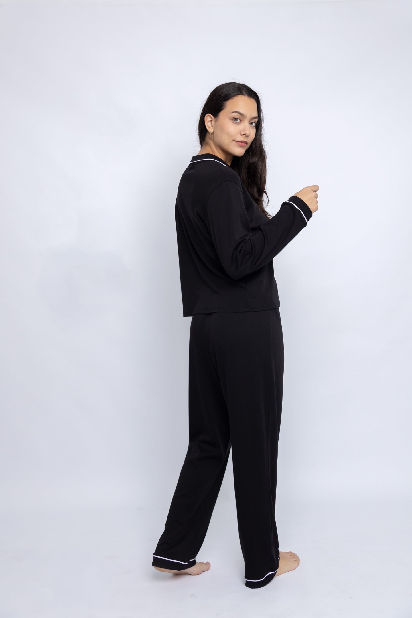 Black Pima - Modelo Aissa (camisero manga larga y pantalón)