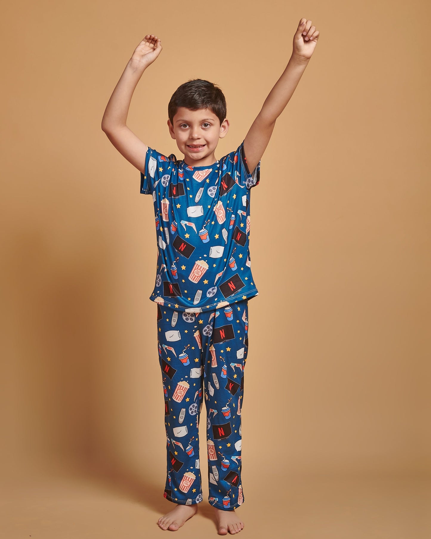 Modelo Sergi Netflix Niños - Clásico Polo & Pantalón
