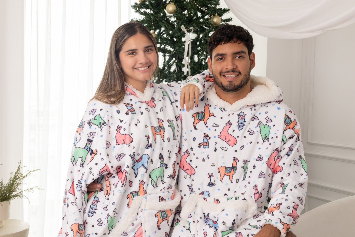 Polerón La Carlota Unisex - LLAMAS  BLANCAS 🦙🤍