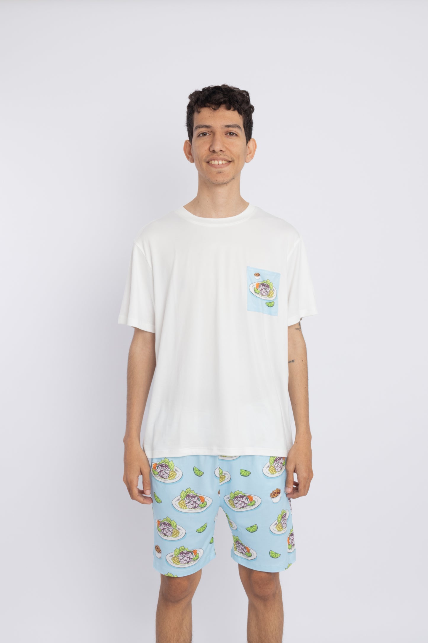 Modelo Teo Ceviche Peruano Hombre - Clásico Polo & Short