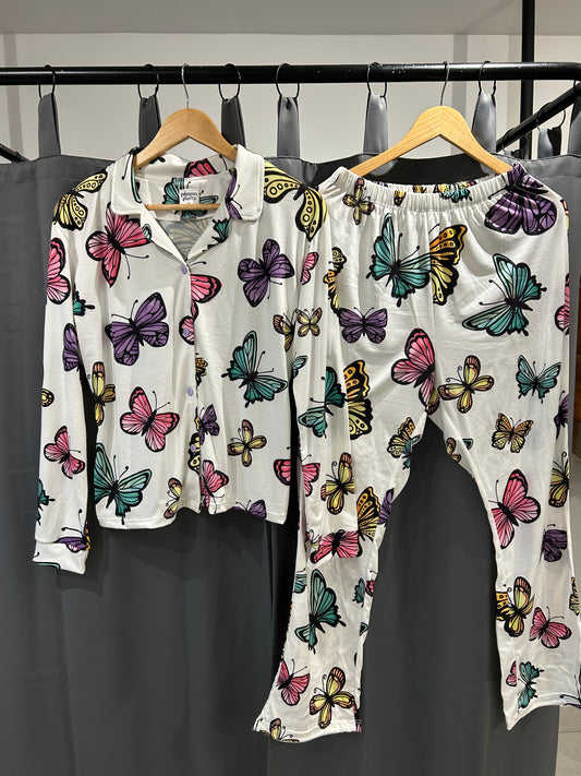 Modelo Briana Mariposas de colores 🦋 (Camisero manga larga & Pantalón suelto)