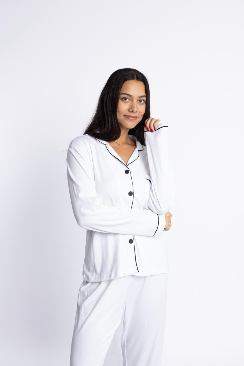 White Pima - Modelo Aissa (camisero manga larga y pantalón)